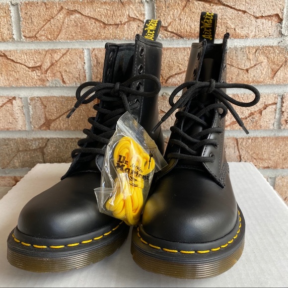 Dr. Martens Shoes - Dr. Martens 1460 Women’s Smooth Leather Boots